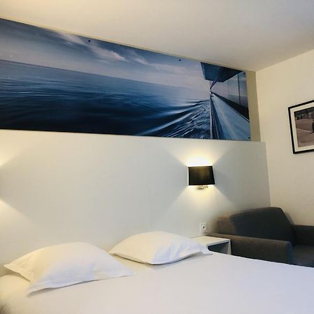 Hotel The Originals Bernay Acropole Екстериор снимка
